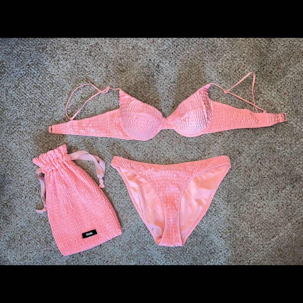 Triangl Two-piece bathing suit with Triangl bag included (coral)